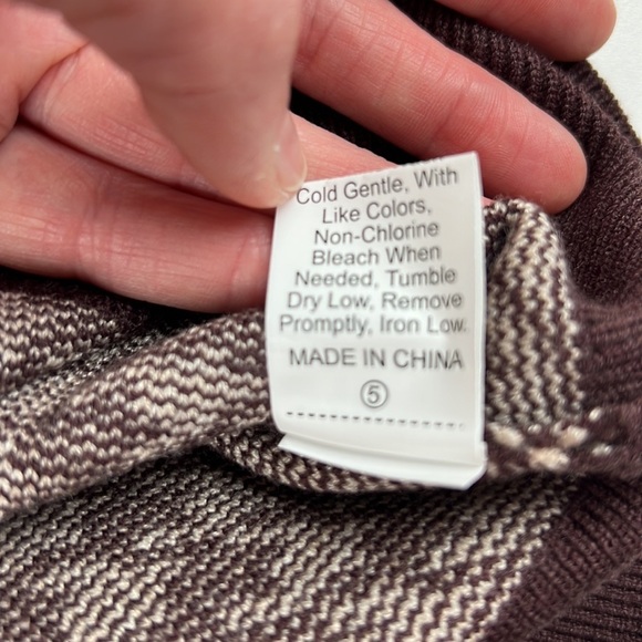 Shein Houndstooth  Vest with Pearl Buttons - Picture 3 of 10